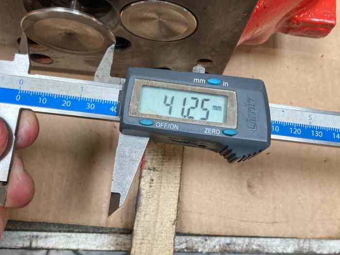 Culasse FORD Kent big valves neuve: guides, sièges, soupapes, face. 2