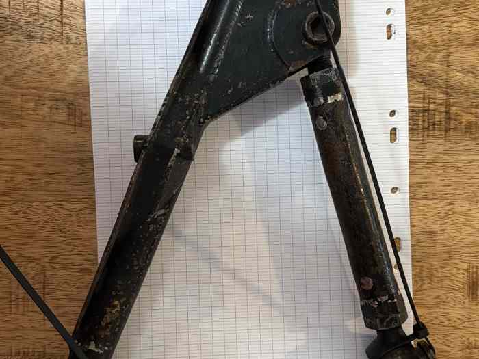 Triangle droit passager mécano soudé 306 mm Clio 1 , groupe A 1