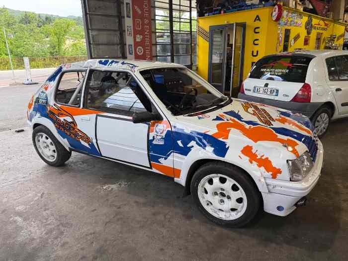 205 gti f2000 complète ou en pièces 1