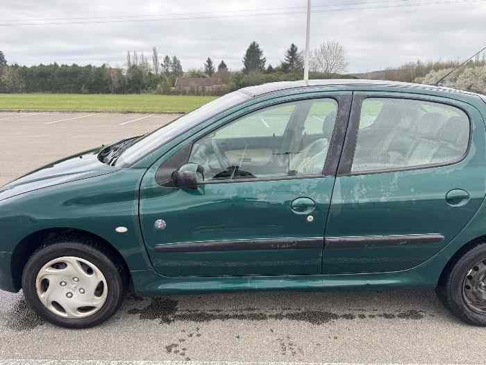 PEUGEOT 206 EDTION ROLLAND GARROS1.4 i 75cv 4