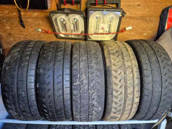 Pneus en 17 + pièces Clio R3 0