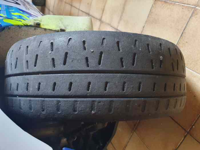 Pneu pirelli 15