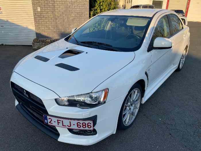 Mitsubishi Lancer Evo 10 3