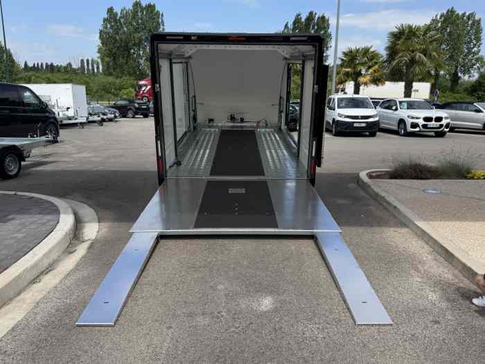REMORQUE FERMÉE BRIAN JAMES NOUVELLE RACESPORT / PORTE VOITURE COMPETITION / A PARTIR DE 26628€ TTC / JANTES ALU DE SERIE / TREUIL ELECTRIQUE DE SERIE 2