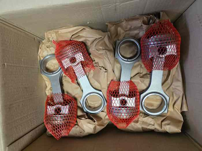 Pistons + bielles forgées TU5JP4 0