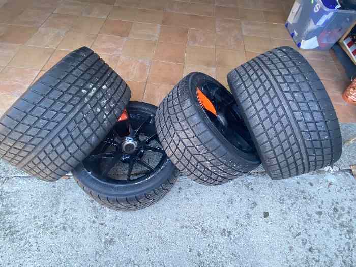 Pirelli wet Tyres