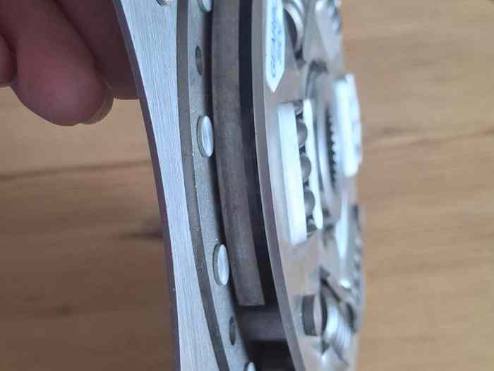 Disque d’embrayage métal frité pour RENAULT Clio II 16S 1