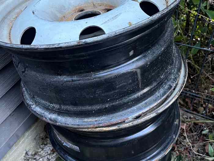 Vends Jantes en tôle 4x108 16 pouces 1