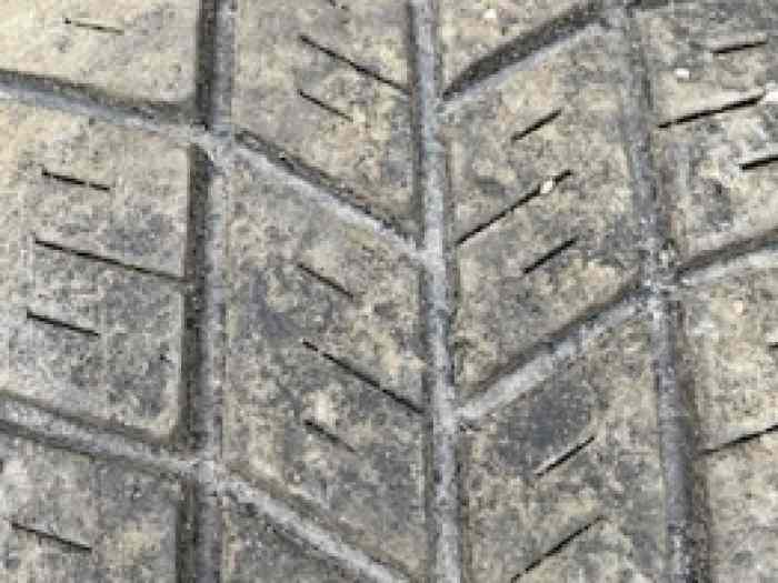 vends pneus pluie hankook en 16 0