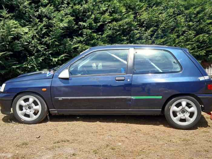 VOITURE DE COURSE HISTORIQUE RENAULT CLIO 16V 2
