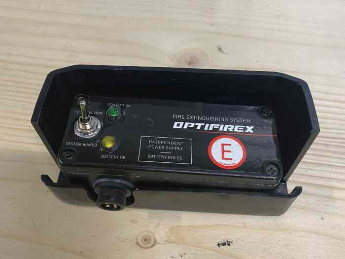 Support boitier extincteur automatique