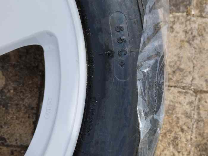 Roues 15 pouces saxo neuves 2