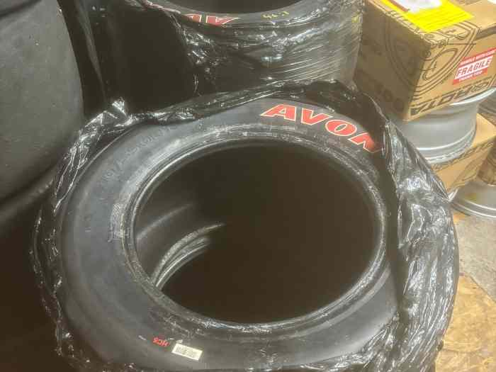 Pneu AVON HC4 et HC1 230/550 R13 et 290/550 R13