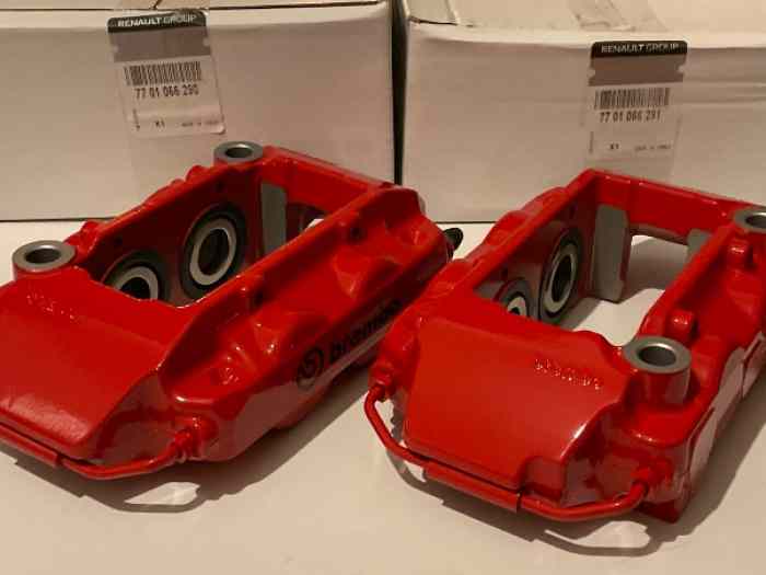 Paire Etrier Clio 3 RS et megane 2 RS