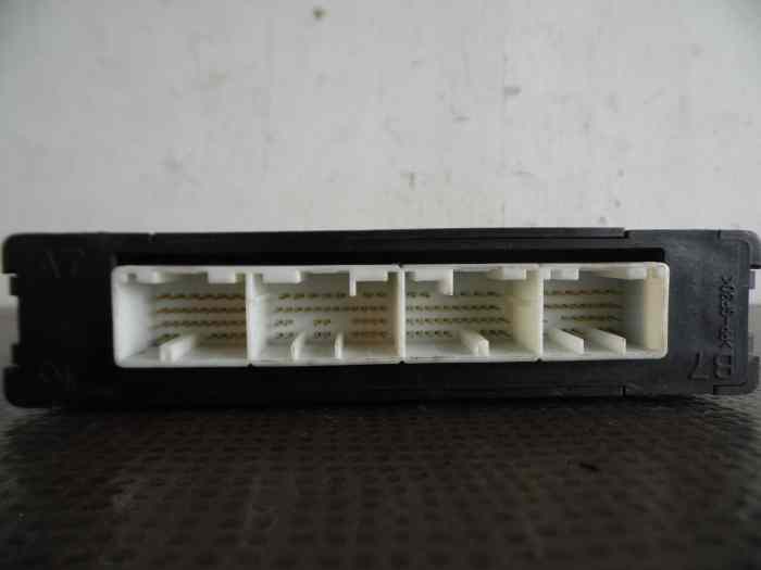 CALCULATEUR MOTEUR SUBARU IMPREZA WRX 2,5 2