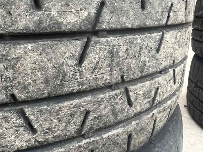 Pneu hankook 13 pouces 3