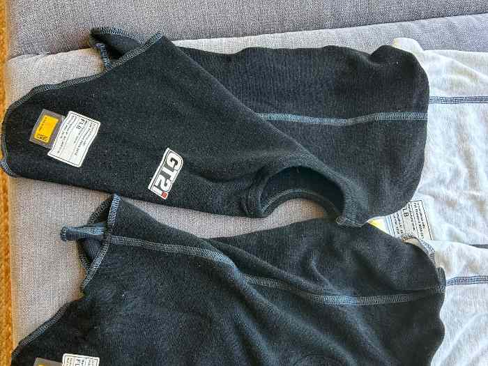 Cagoules GT2I PRO 2X blanche et 2X noir 1