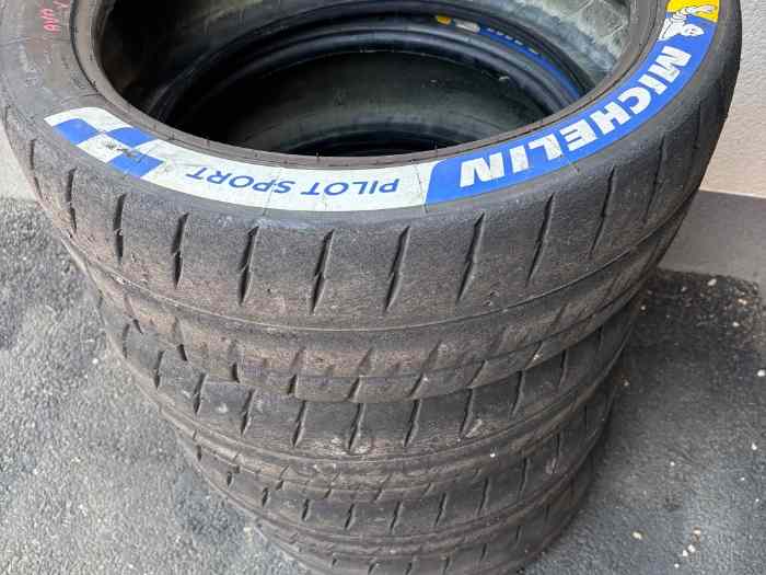 Pneus Michelin M21. 18 1