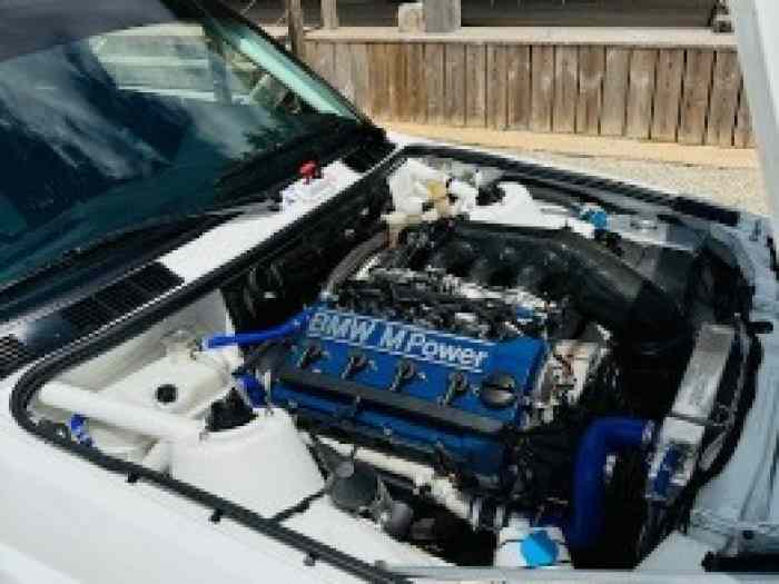 BMW M3 E30 Maxi Gr A ex Romain DUMAS 2