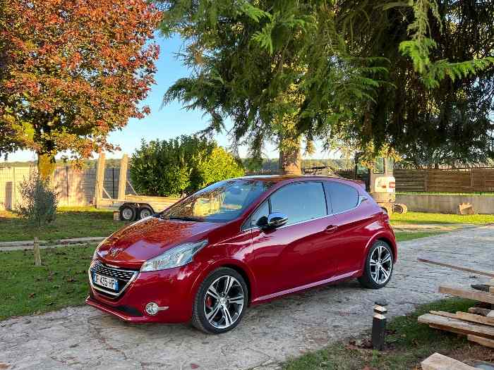 Peugeot 208 gti 0