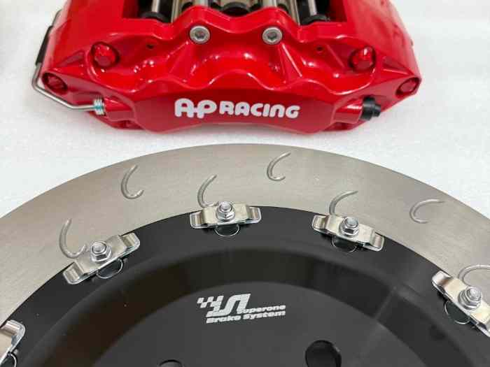 Kit Freinage AP RACING 6 pistons pour FORD FOCUS RS MK2. 1