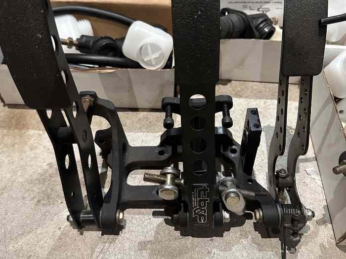 Tilton 600 pédalier 1
