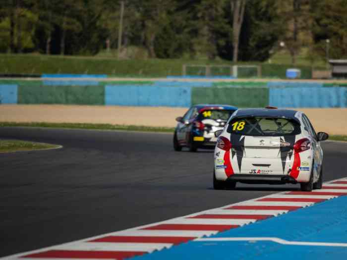 Recherche pilote 208 Racing Cup Dijon TTE