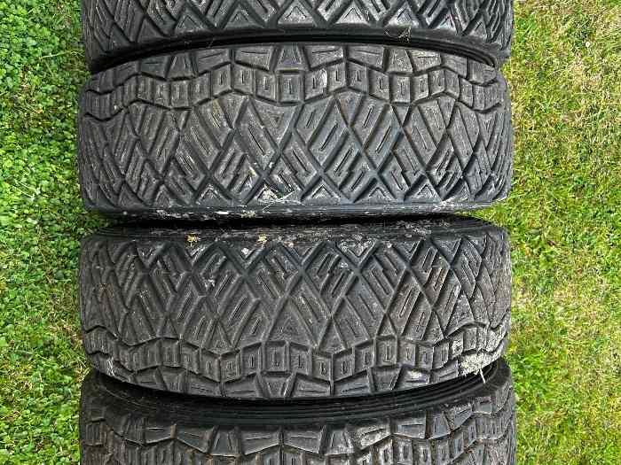 4 pneus terre Cooper 160/605R15 0
