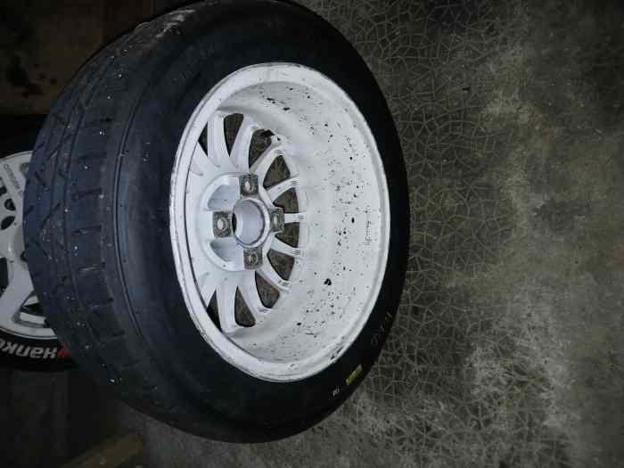 Pneus hankook 4