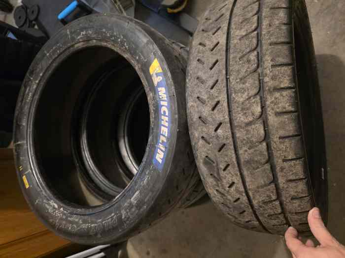 Pneus Michelin R11 17 pouces