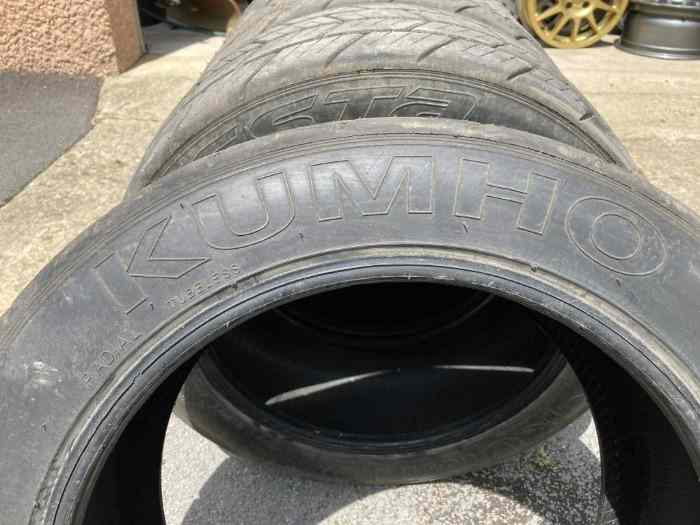 Vends 4 pneus en 15 2