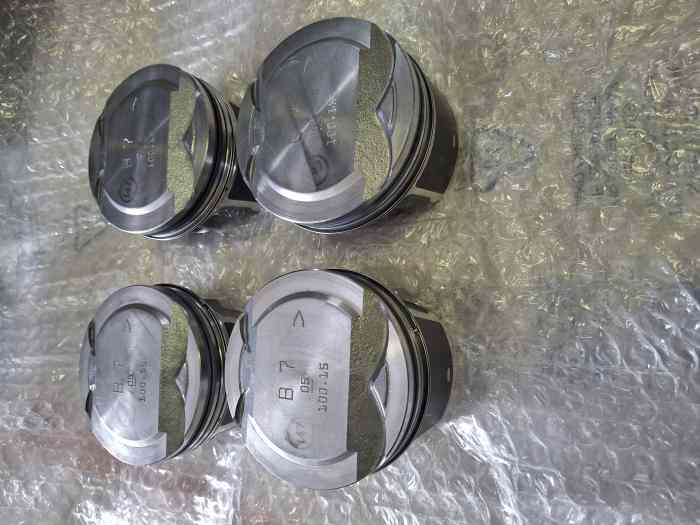 Pistons + bielles clio F4R