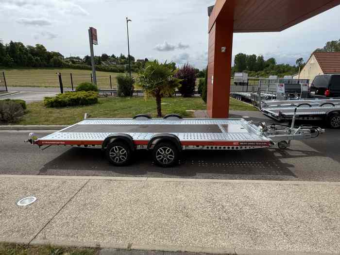 REMORQUE NEUVE NOUVELLE BRIAN JAMES A-TRANSPORTER 4.5m X 2.0m 3000 kg / PLATEAU PORTE AUTO / JANTES ALU / OPTIONS TREUIL / OPTION BASCULEMENT HYDRAULIQUE / TVA RECUP 1