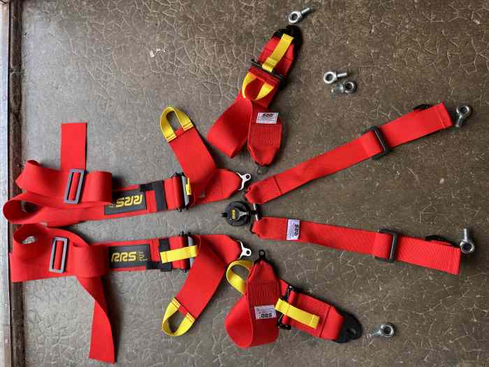 Vends harnais RRS 6 points Hans rouge