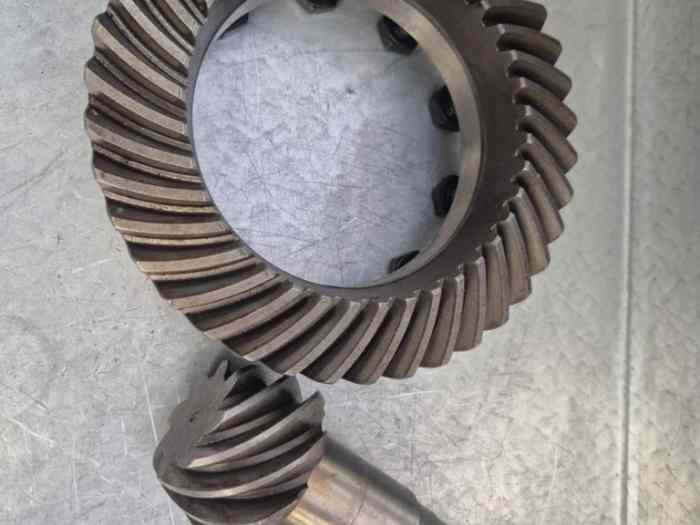 bmw 210 couple court 8x38 4.75 1