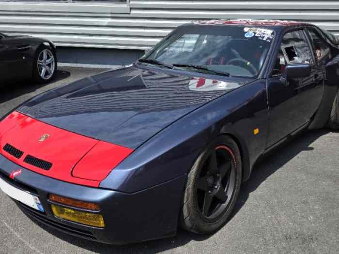 PORSCHE 944 TURBO 0