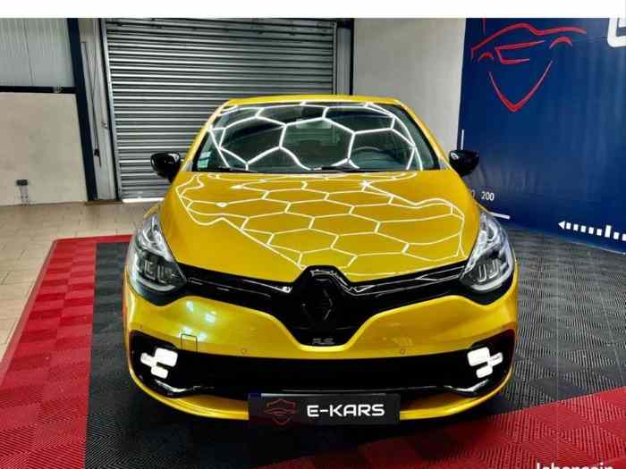 Renault clio 4 RS Trophy 1