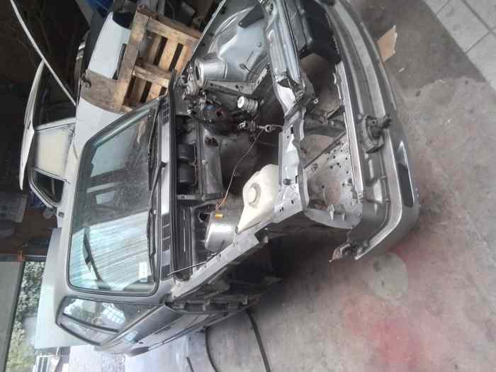 CAISSE BMW E30 320 I arceautee phase 2 0