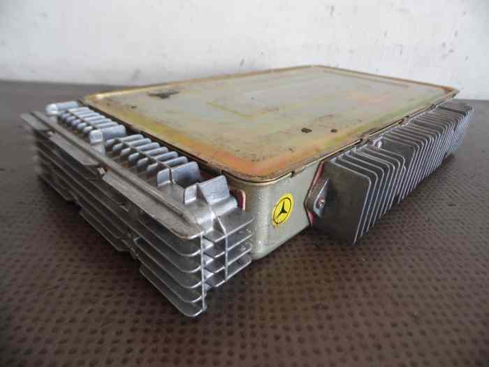 CALCULATEUR D-JETRONIC 0280002007 MERCEDES 350 W116 / W107 4