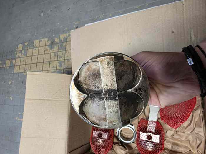 Pistons + bielles forgées TU5JP4 1
