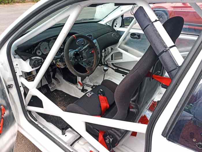 Ford Focus F2000 1
