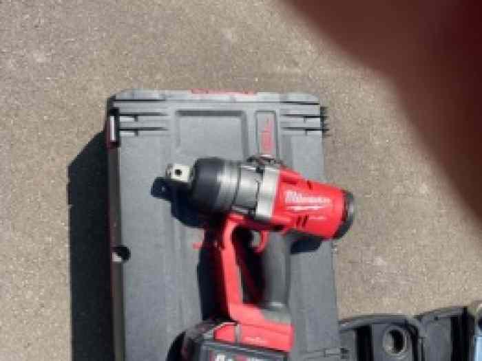 2 Boulonneuses Milwaukee 3/4