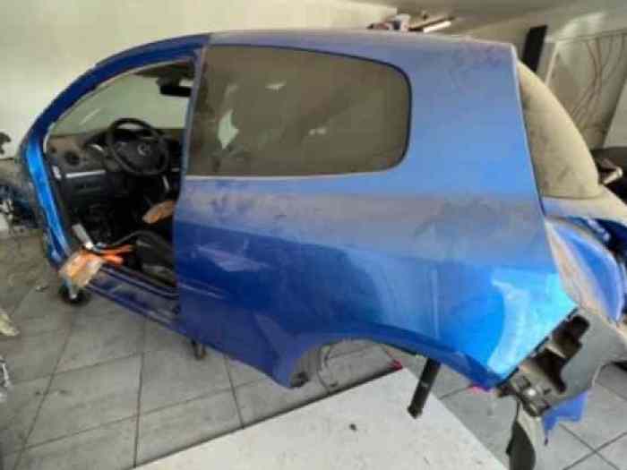 Caisse / coque clio 3 rs phase 1