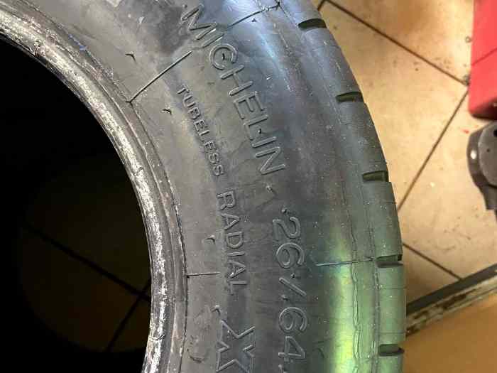 pneus pluie MICHELIN 1