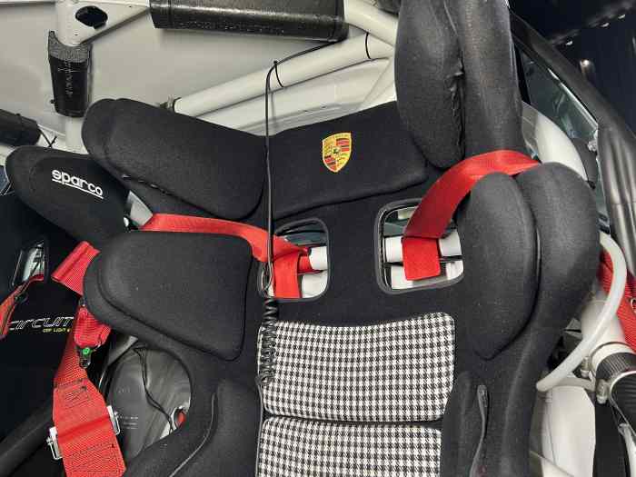 PORSCHE CAYMAN 981 GT4 CLUBSPORT 4