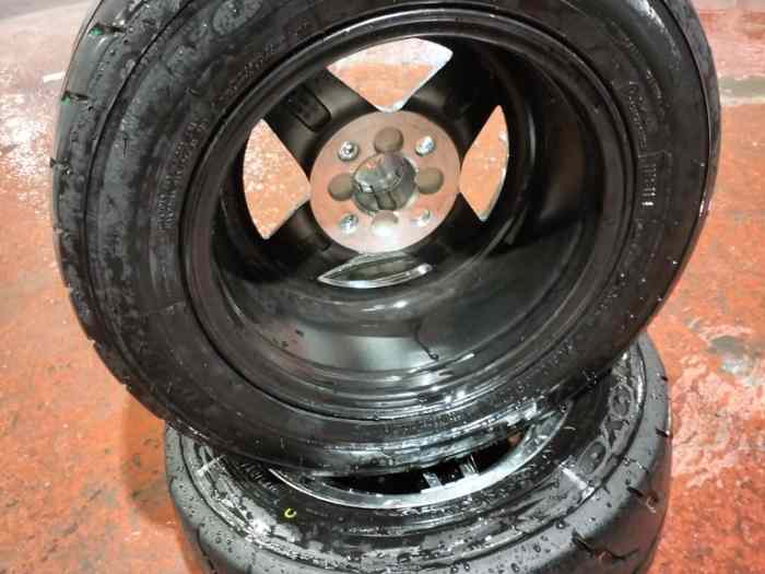 impecable juego de 4 llantas Targa en 7x13 con neumáticos nuevos Toyo 185/60/13 1