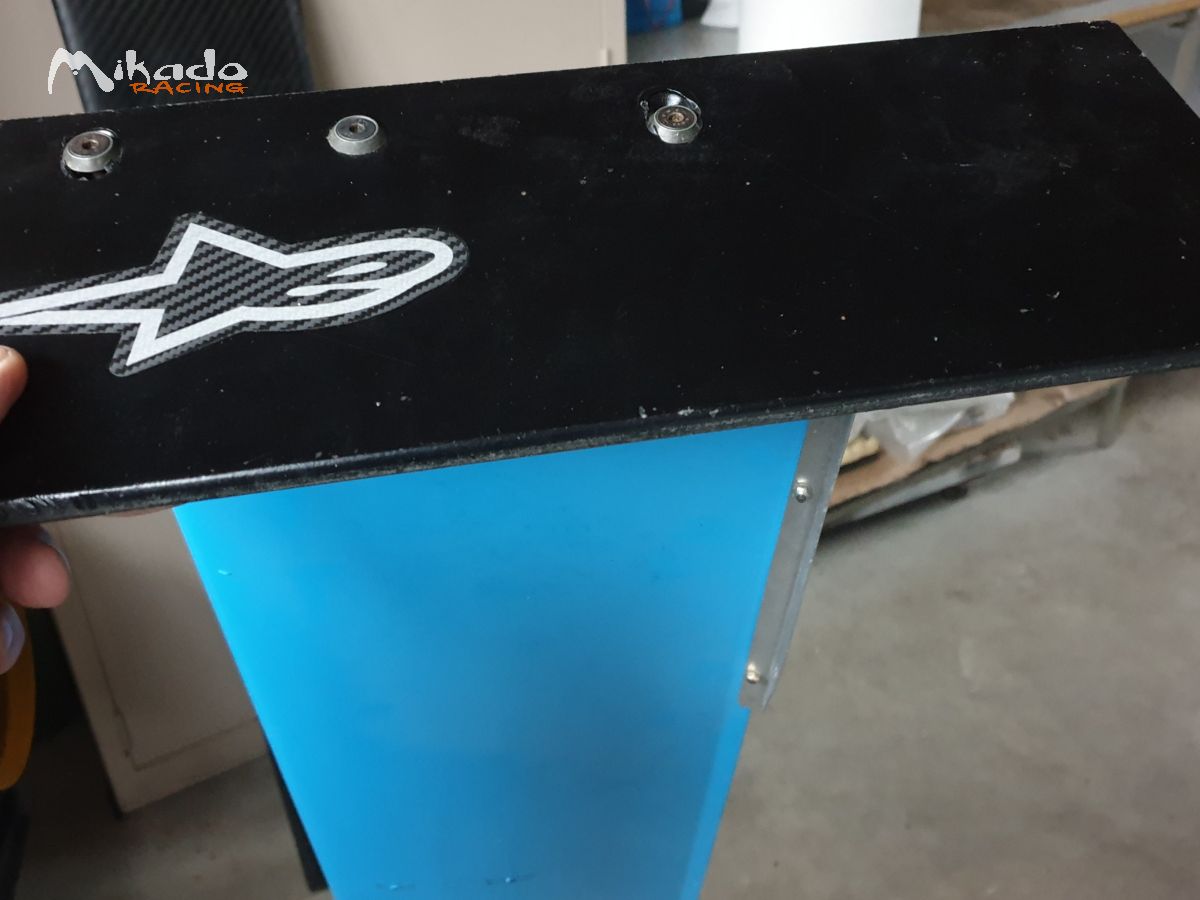 A vendre aileron avant F4 tatuus Gen 1.. – photo 3 sur 3