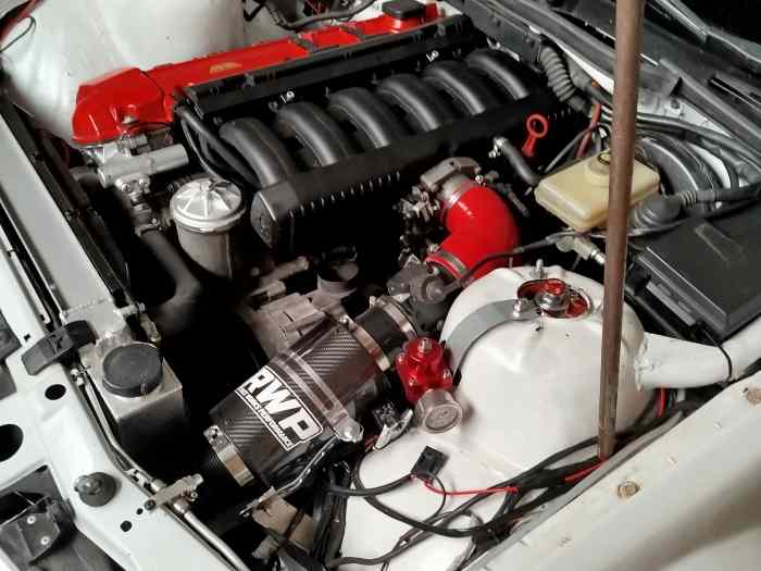 bmw compact f2000 2