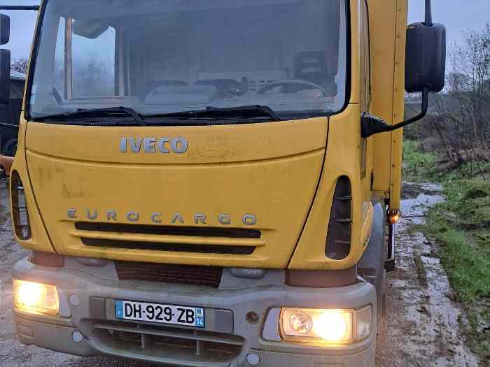 Camion poid lourds iveco 1