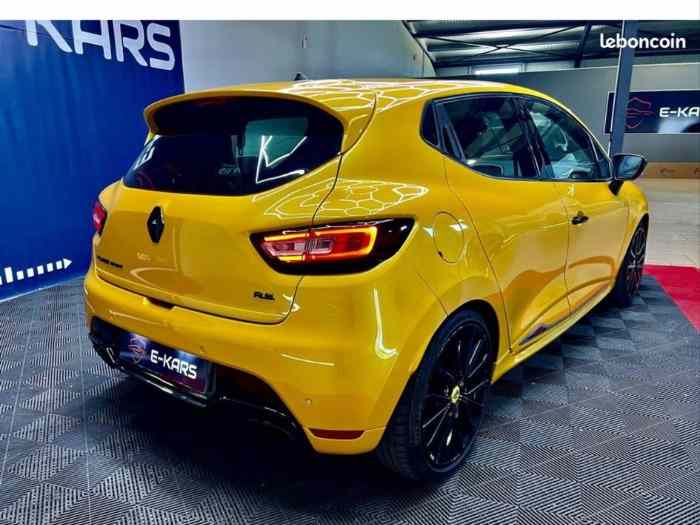 Renault clio 4 RS Trophy 2